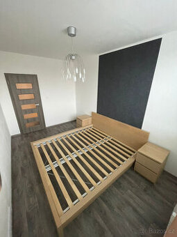 Postel 180 x 200 + rám + rošt + 2 noční stolky- SLEVA - 1