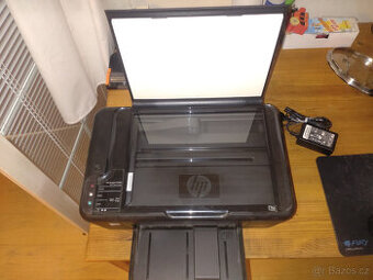 HP Deskjet F2480 tiskárna se skenerem.