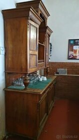 Starožitný nábytek-skříň příborník - 1