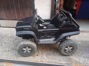 Mercedes Unimog se závadou elektroinstalace