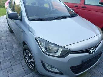 HYUNDAI I 20 najeo 42 100 km