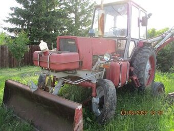 Traktorbagr Bělorus