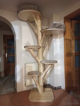 Kočičí strom / škrabadlo pro kočky / kočka