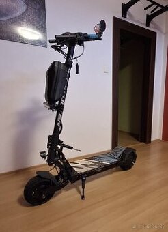 Elektrokoloběžka Yume M10