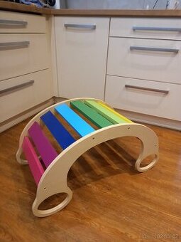 Montessori houpačka - duhová