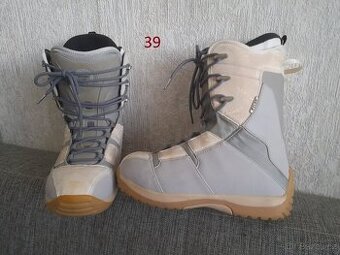 Snowboardové boty 39