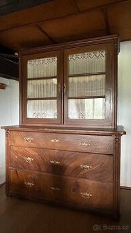 prodám historickou skříň