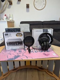 Akustický paravan+Zvuková karta+sluchátka+popfilter+stojan