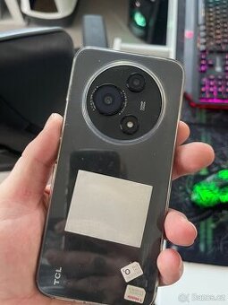 Mobilní telefon TCL 605