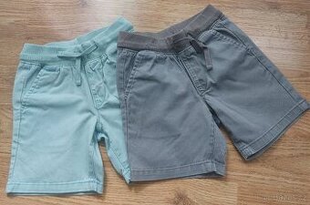Dvoje dětské kraťasy zn. GAP vel. 104
