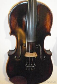 Housle4/4-