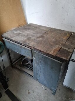 Dílenský stůl / ponk