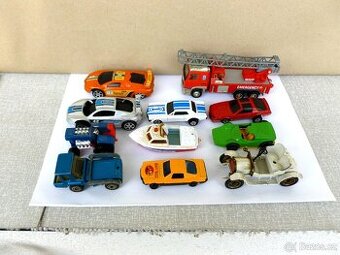 Modely aut - Matchbox a jiné 12 kusů