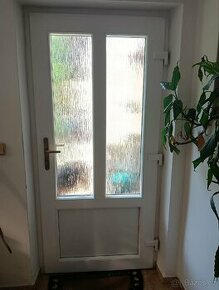 Koupím plastové bílé vchodové dveře