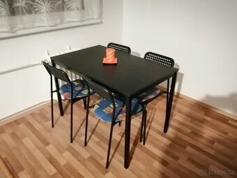 Stůl a židle