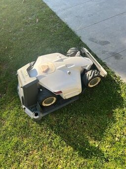 Mammotion LUBA AWD 5000 – 4×4 robotická sekačka bez drátu