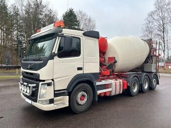 Volvo FM 8x4 domíchávač