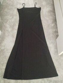 Dlouhé černé šaty