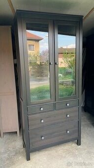 Vysoka skrin a  knihovna ikea hemnes