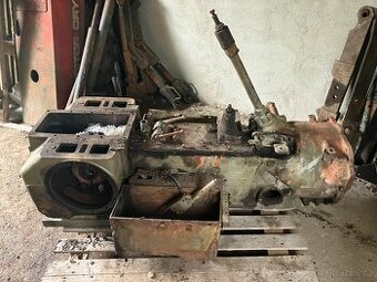 Zetor 6718 Převodovka, zadek, hydraulika (možno zvlášť)
