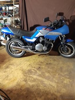 Suzuki gsx 750 es