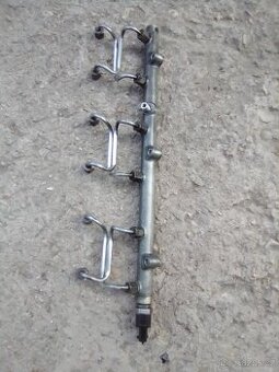 Bmw e39, e38, e53, e46 - Vstřikovací lišta se senzorem.