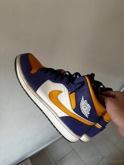 Nike Air Jordan 1 MID