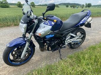 Suzuki GSR 600
