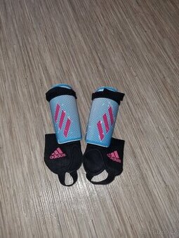 Fotbalové chrániče Addidas