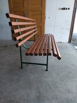 LAVICKA NA ZAHRADU