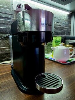Nespresso kávovar Vertuo Next Deluxe Pure Chrome