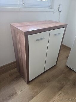 Komoda za 100,-