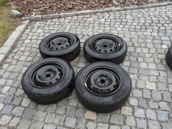 ZIMNÍ PNEU + DISKY 195/65R15 RENAULT 15" DACIA