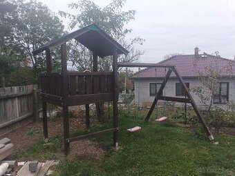 Dětský domek houpačky skluzavka