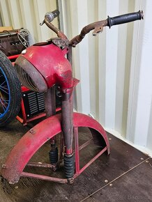 Jawa Perak predná časť