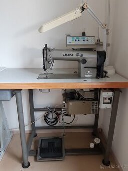 Průmyslový šicí stroj JUKI