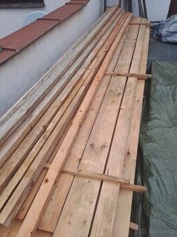 Prodám desky a střešní latě a pochozí pláty