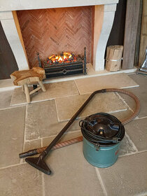 Starožitný vysavač