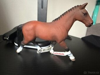 Schleich Hannoverská klisna exclusive