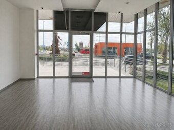 Pronájem obchodního prostoru 79 m², přízemí, výlohy–Praha 4