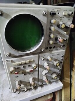 analogový laboratorní osciloskop Tesla BM 464