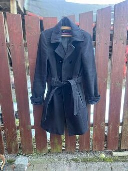 Černý dámský kabát