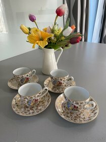 Zlacena sada hrnečků