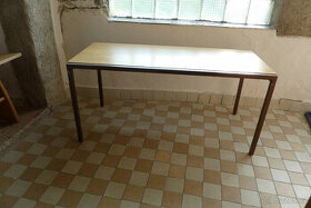 Konferenční stolek