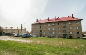 Prodej bytu 2+1 s garáží a zahradou, 55 m2, Nádražní ul., Lá