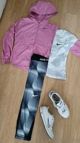 Set Nike vel. XS, legíny,botasky,větrovka, tričko - 1
