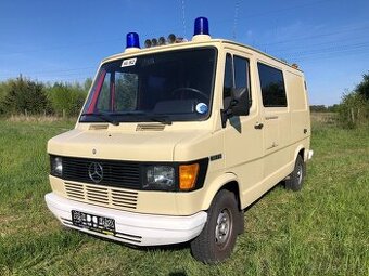 Mercedes Benz 307D