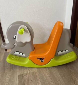 Houpaci slon