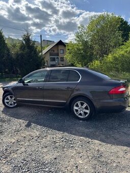 Prodám Škodu Superb II 2.0 TDI CR DSG – bohatá výbava