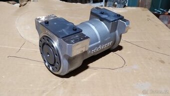 Naklápěcí motor powertilt pro bagr